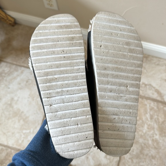 Tommy Hilfiger shoes - Picture 4 of 5